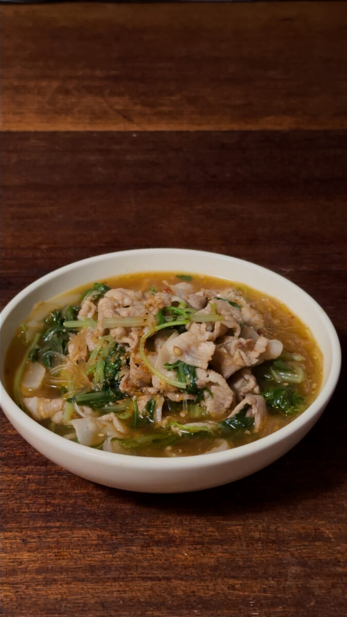 豚肉とレタスの春雨スープ
