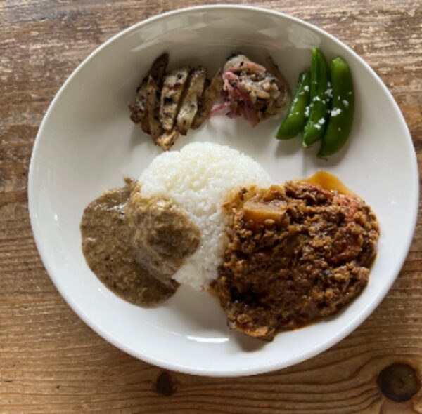 馬肉キーマカレー