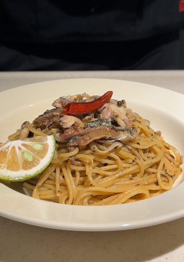 かぼす香る秋刀魚のパスタ